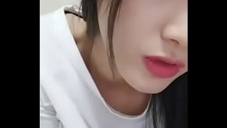 beautiful Koreana playing with her pussy on webcam