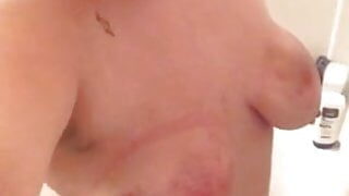 Korean Slut Pisses in Bathtub